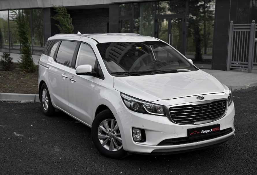 Kia Carnival 9 Seats